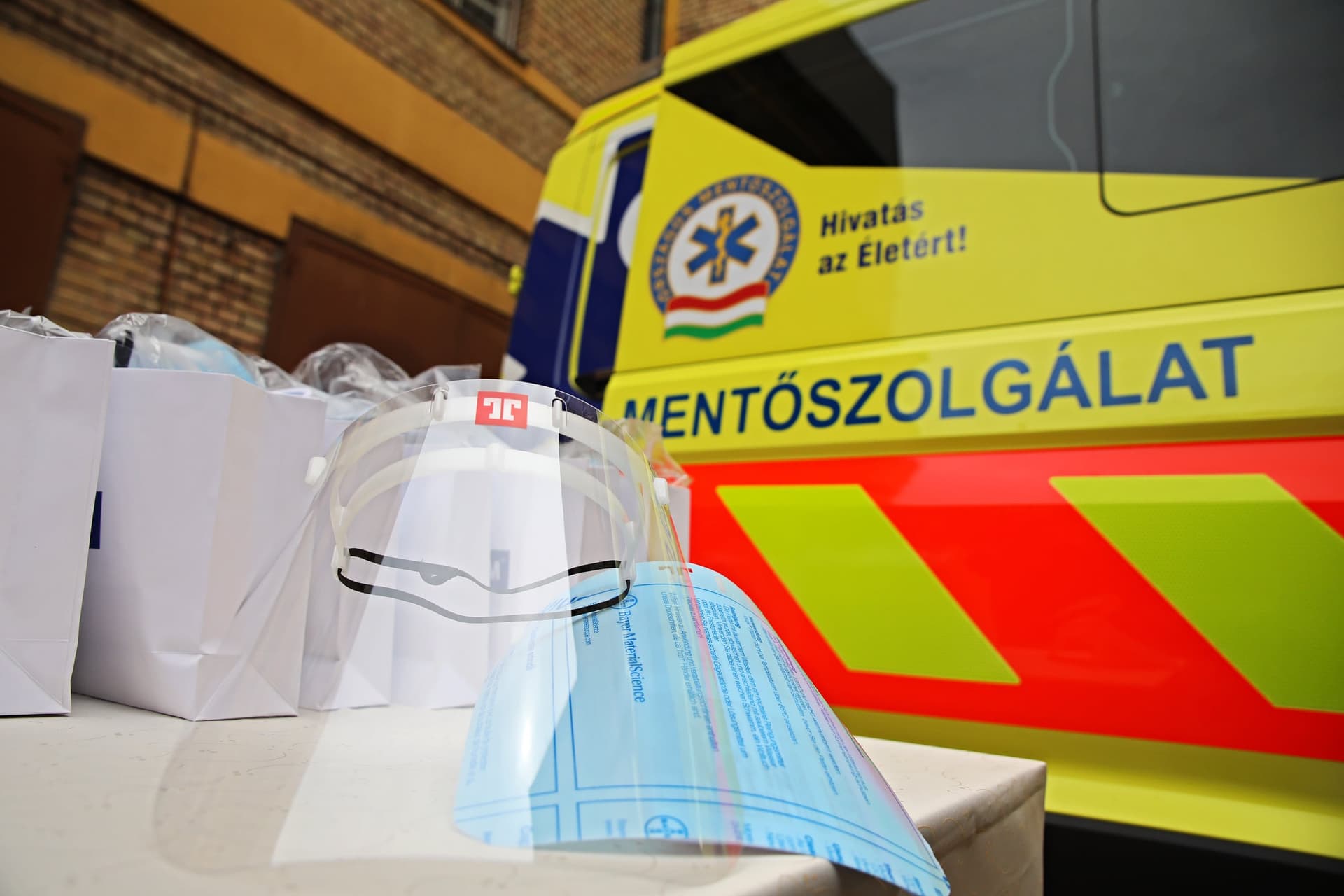 Meghalt 55 beteg, 5162-vel nőtt a fertőzöttek száma Magyarországon