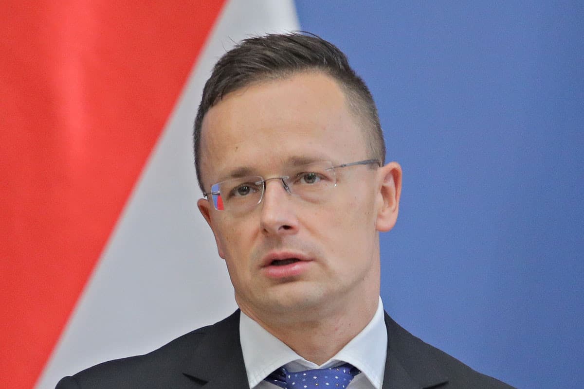 Szijjártó: Ne dönthessenek a kárpátaljai magyarokról a kárpátaljai magyarok nélkül