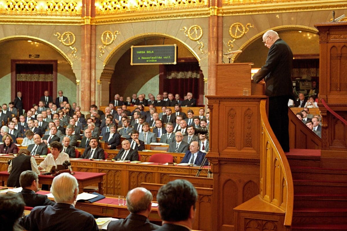 Az új demokrácia születésnapja