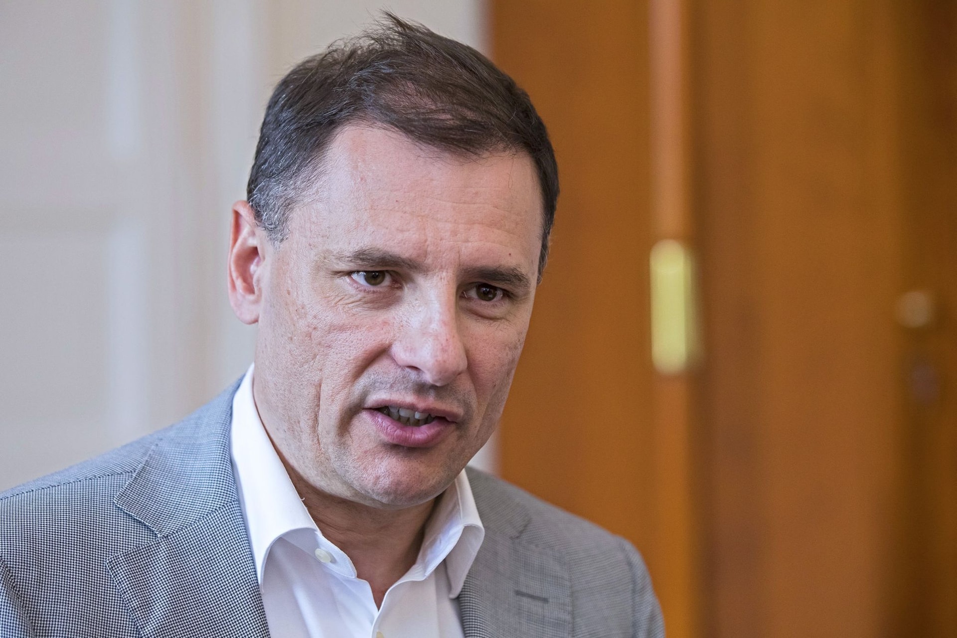 Tuzson Bence: Ne a magyar emberek fizessék meg a háború árát!