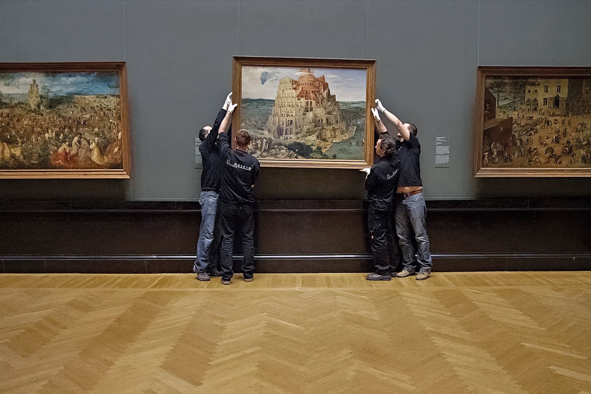 Leselkedés a restaurátorműhelyben