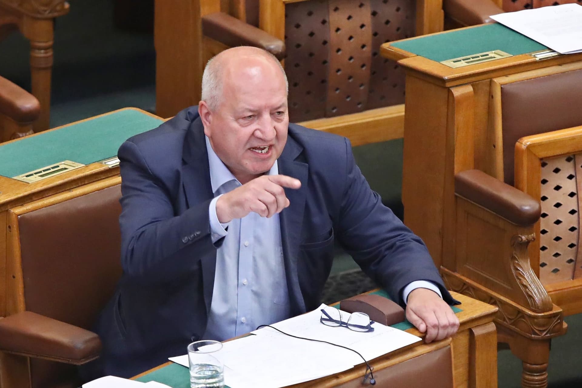 Fidesz: Korózs személyesen irányította a nyugdíjasokat célzó megszorításokat
