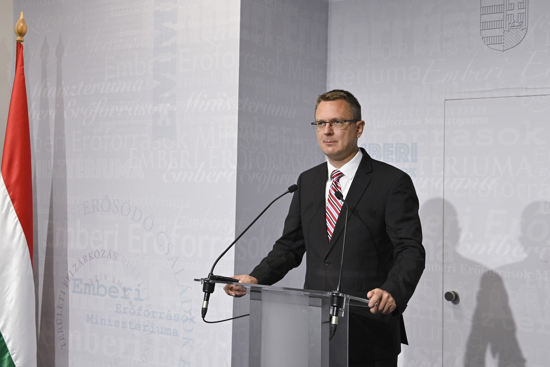 A kormánypártoknak fontos az emberek véleménye