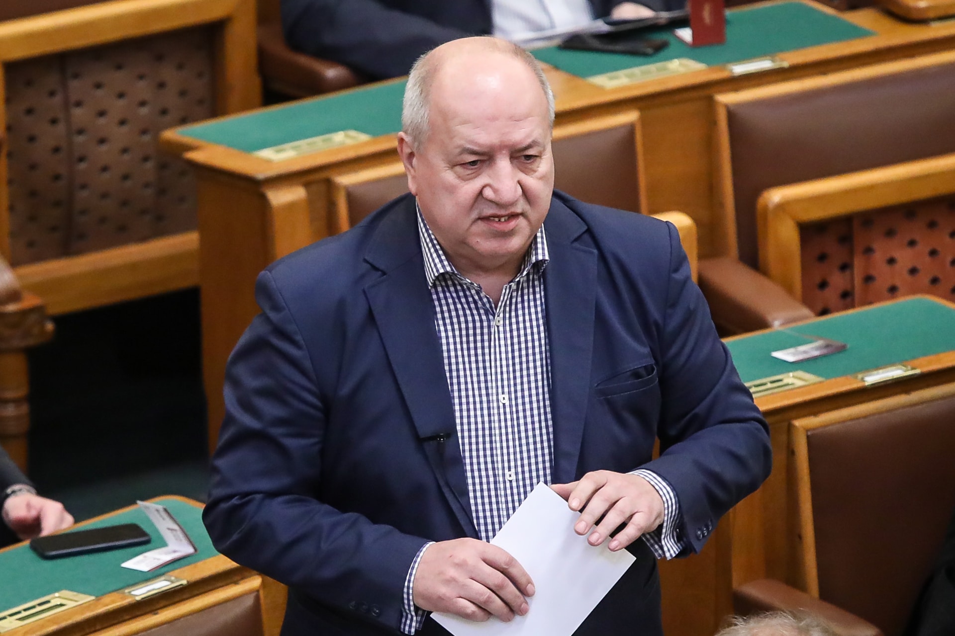 „Korózs Lajos méltatlan a népjóléti bizottság vezetésére”