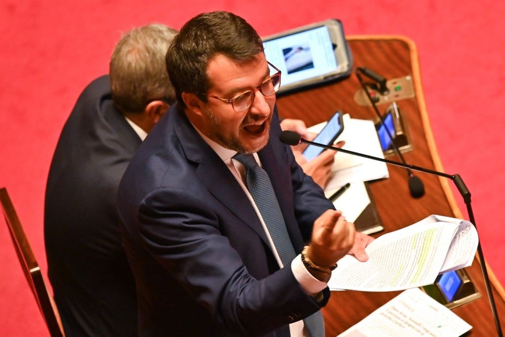 Nem hagyja megfélemlíteni magát Salvini