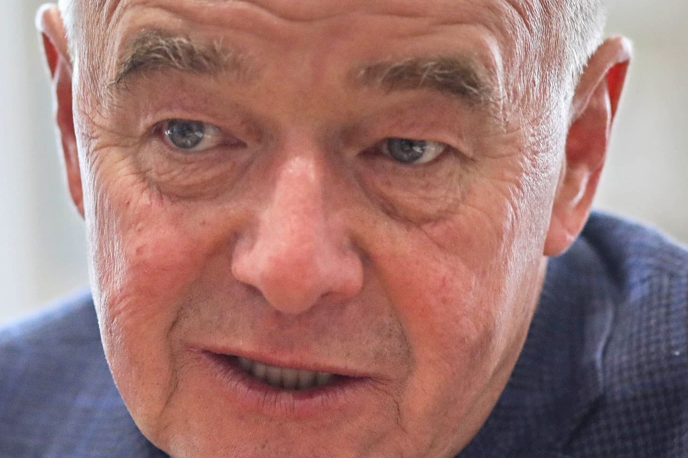 „A vírus elleni harcban nem díszes szóvirágokkal kellene előjönni”