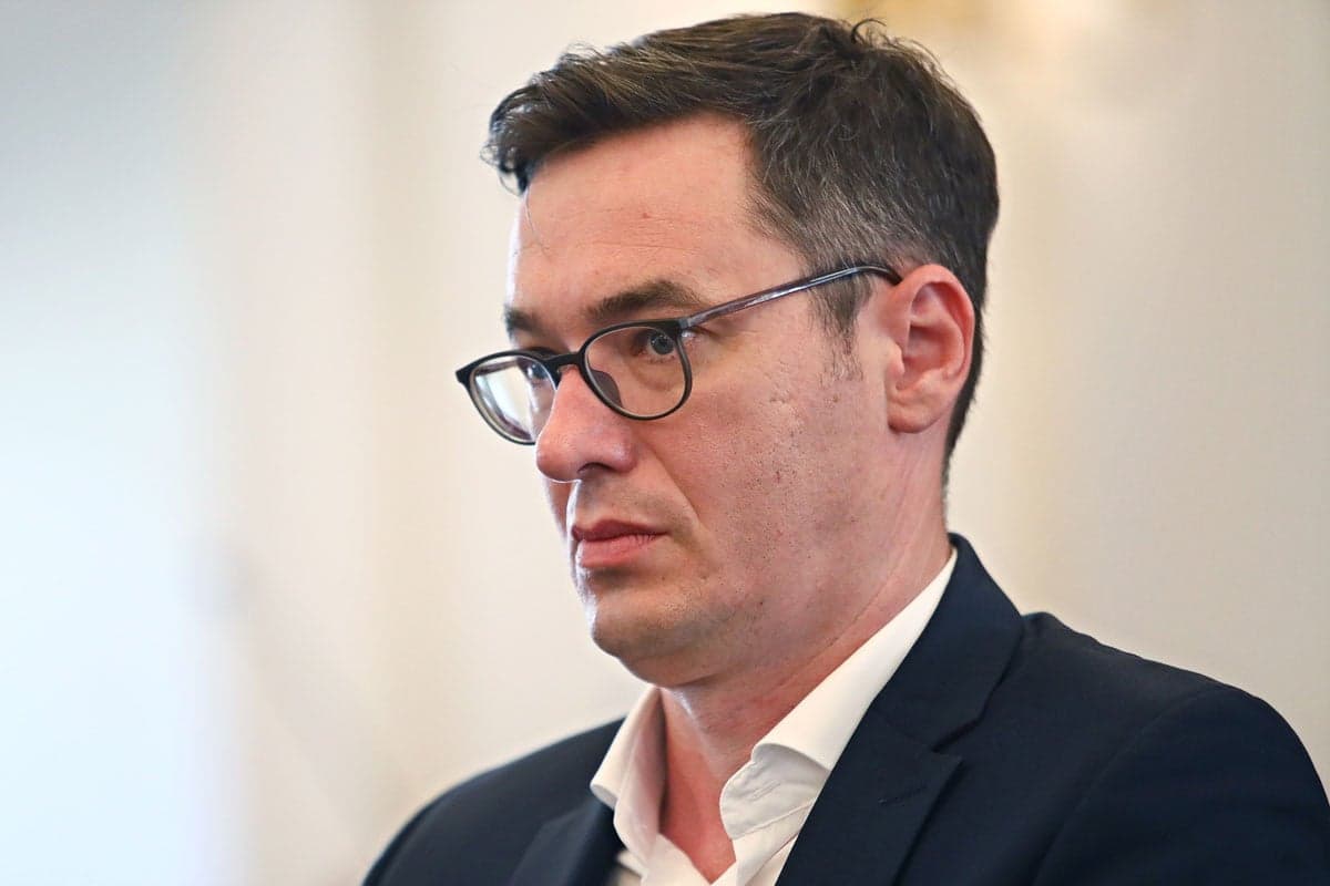 Fidesz: Karácsony ne az utcai kukákon spóroljon!