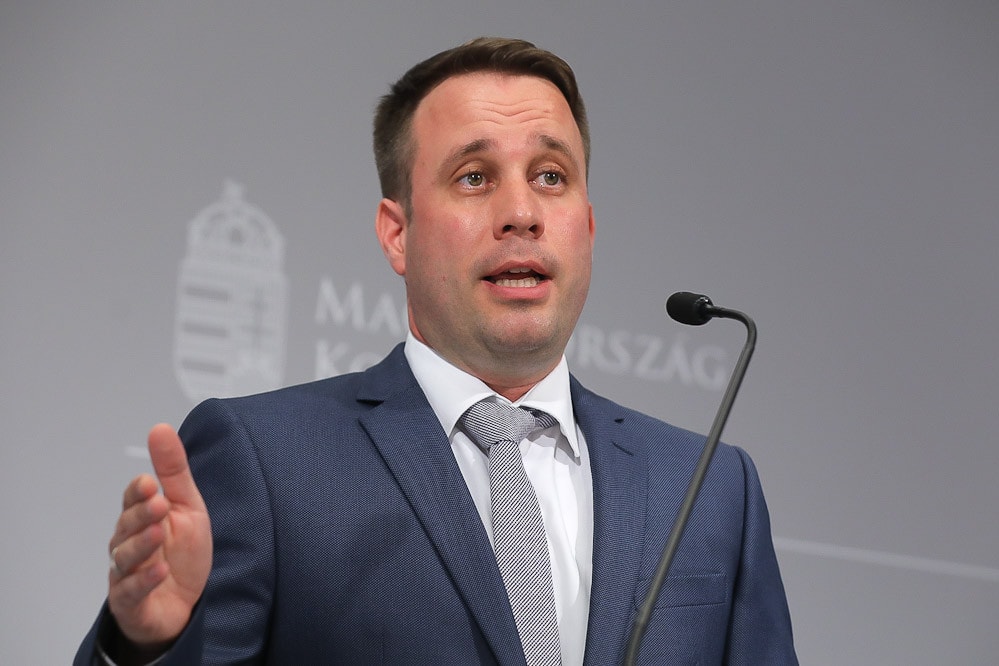 Dömötör: A gazdaság erősödött, így jön az adócsökkentés, a nyugdíjemelés és a béremelés