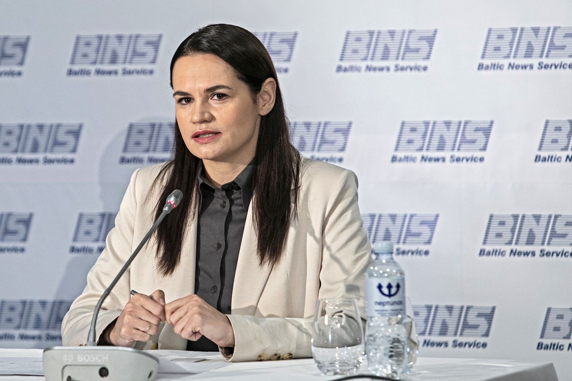 Távollétében tizenöt év börtönbüntetésre ítélte a fehérorosz bíróság Szvjatlana Cihanouszkaja ellenzéki vezetőt