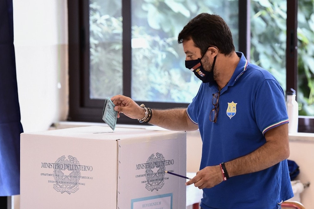 Az exit poll adatok alapján a népszavazás sikerével zárultak az olaszországi választások