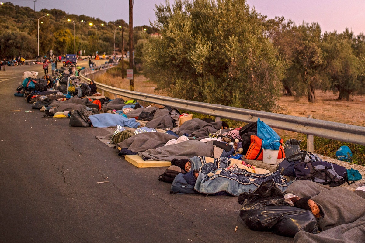 Feszültség és könnygáz maradt a moriai tűz után