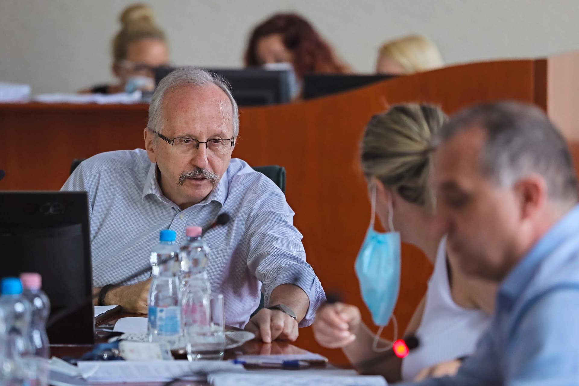 Niedermüller Péter hallgat a DK-s bitcoinbányáról