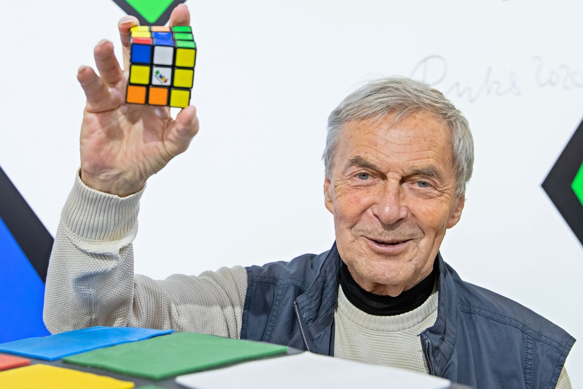 Eladják a Rubik-kocka tulajdonjogait birtokló céget