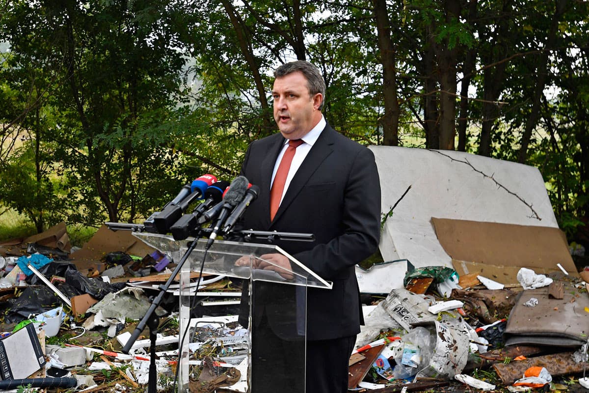 Fel kell végre számolni az illegális lerakókat