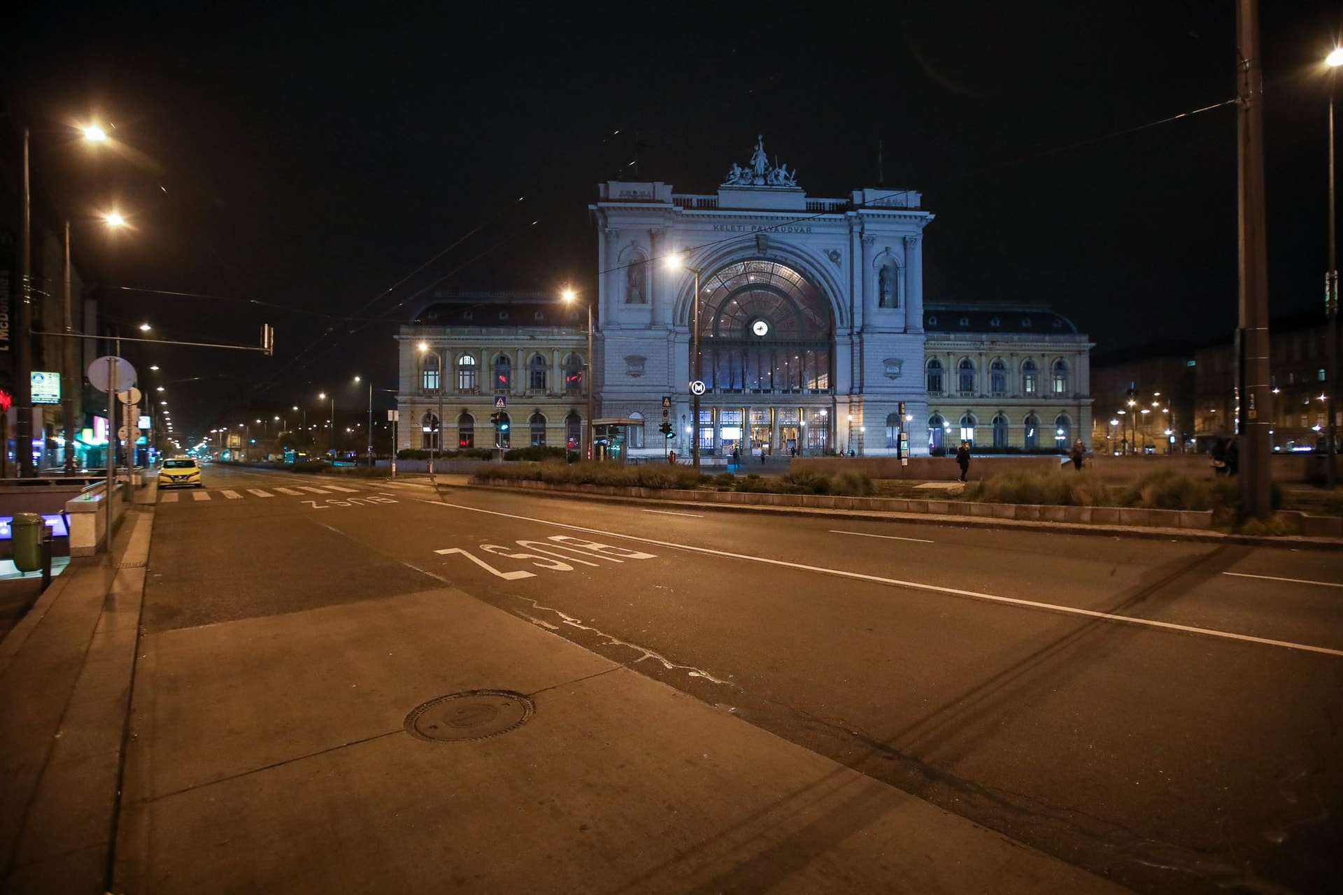 Ön tudja, mi tartja a Keleti pályaudvart a föld alatt?
