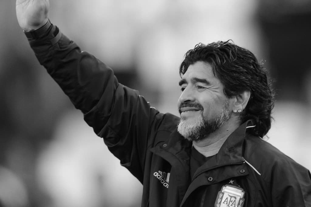 Elhunyt Diego Maradona