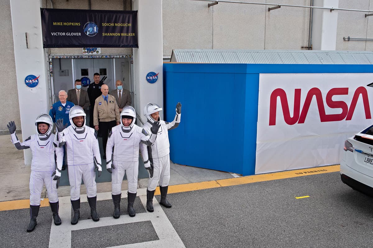 Elstartolt a SpaceX első teljes értékű űrmissziója, Elon Muskék négy űrhajóst küldtek az ISS-re