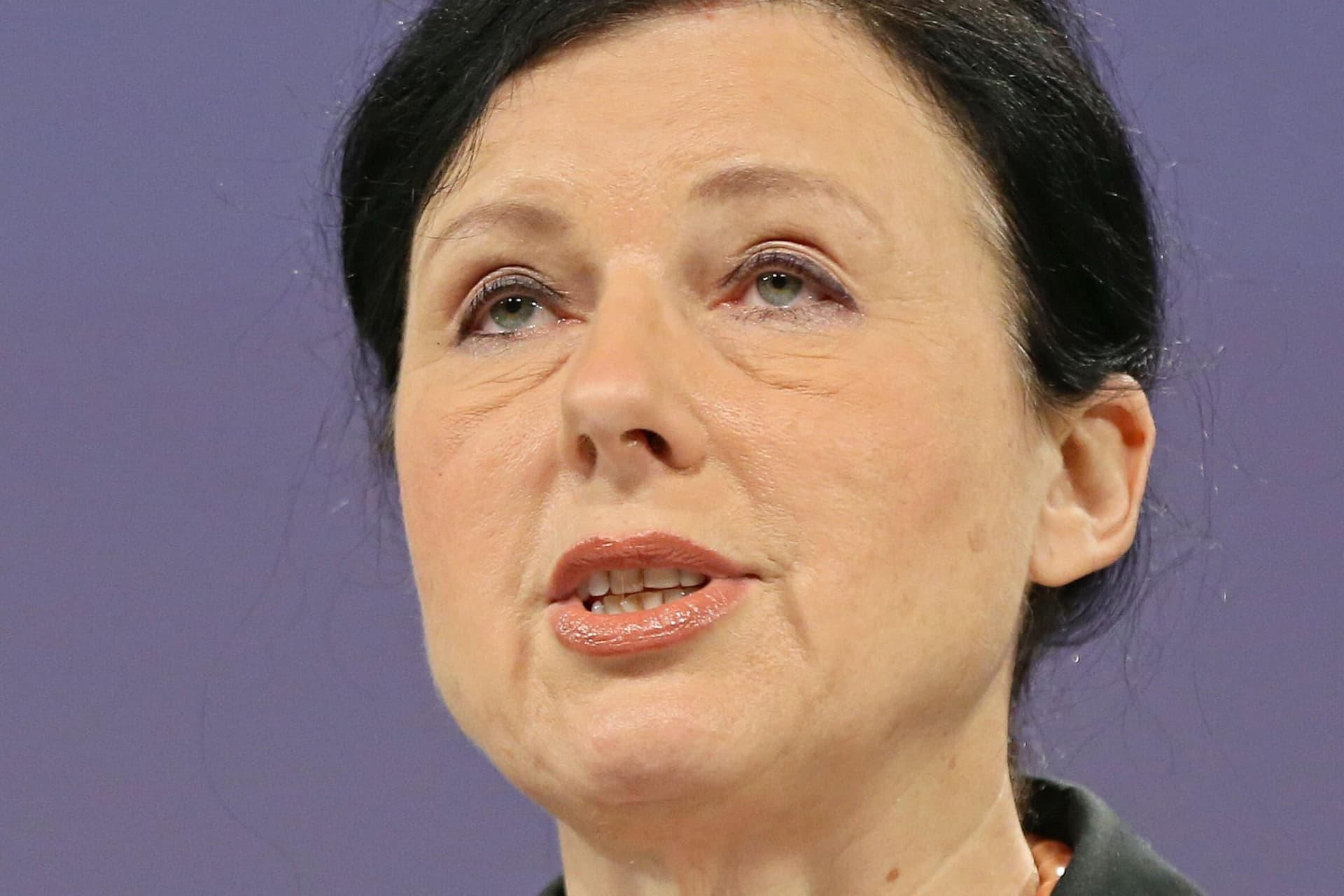 Jourová cserben hagyta az őshonos kisebbségeket