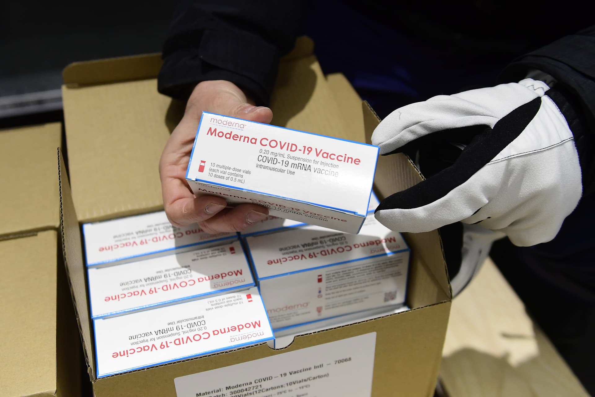 Újra hazudott Brüsszel a vakcinaszerződésekről
