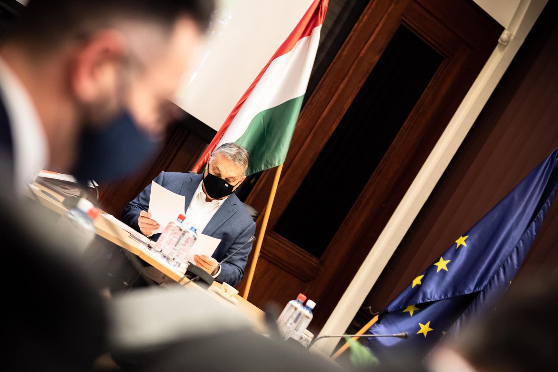 A kormányfő az operatív törzs ülésén kezdte a napot