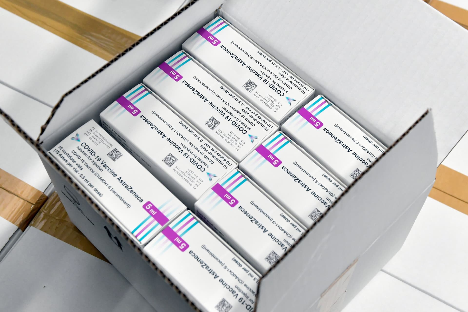 Magyarország 530 ezer adag AstraZeneca-oltóanyagot ad Bangladesnek