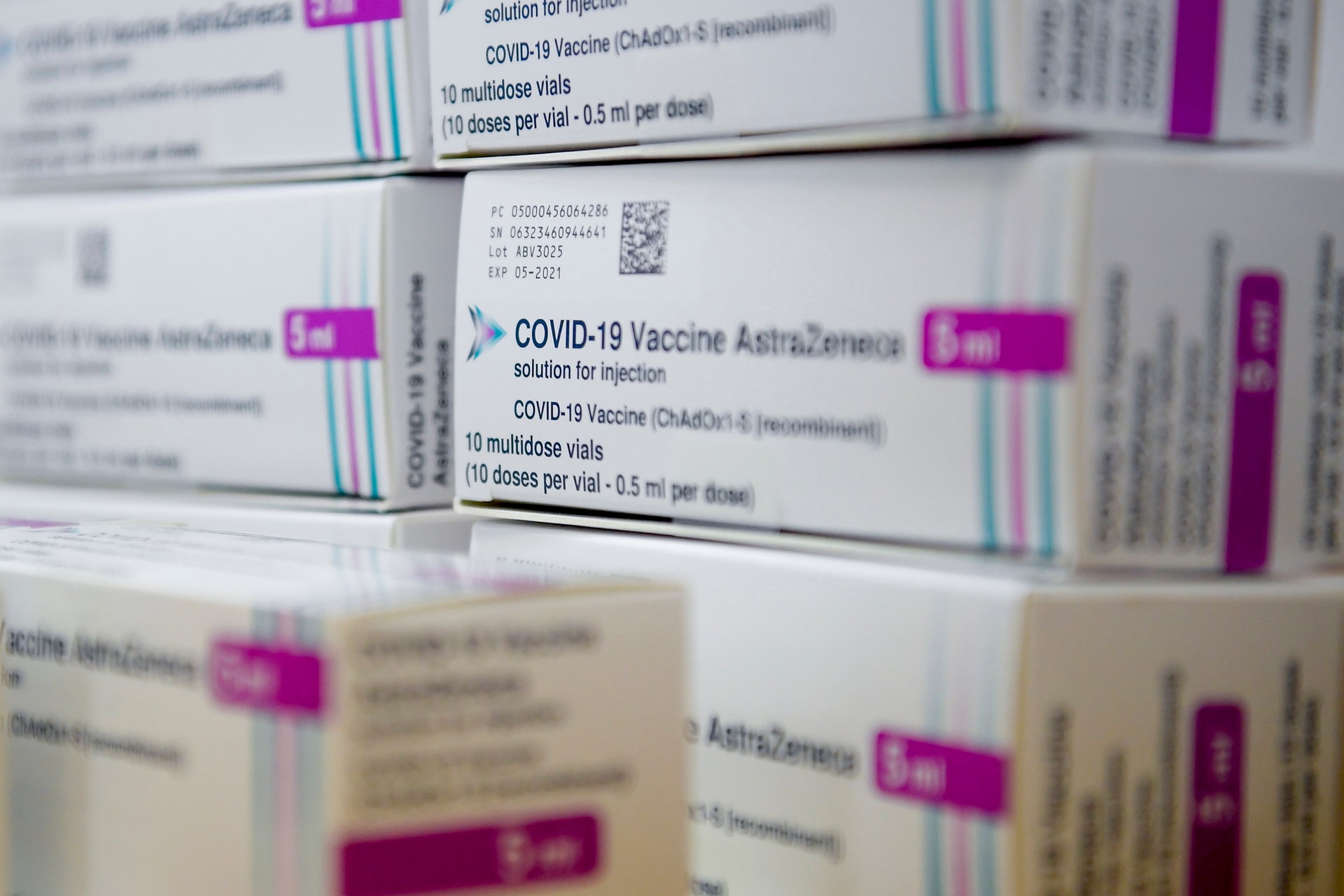 A WHO az AstraZenecával való oltás folytatását javasolja
