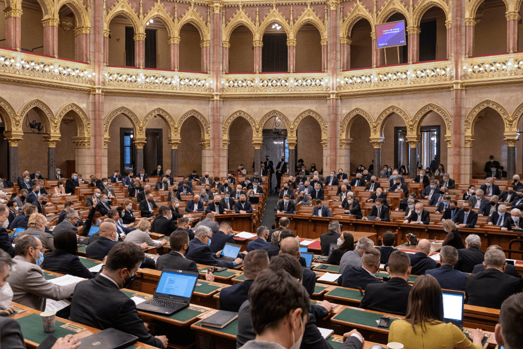 Döntött a parlament az egyetemek modellváltásáról