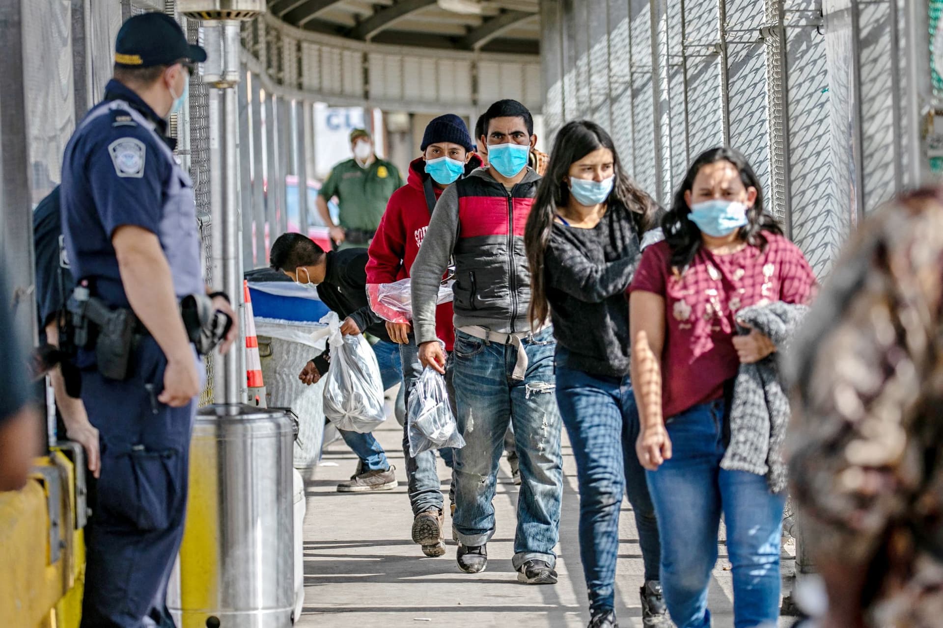 Lezárt határ nyitott kapukkal — Biden első 100 napja és a migráció