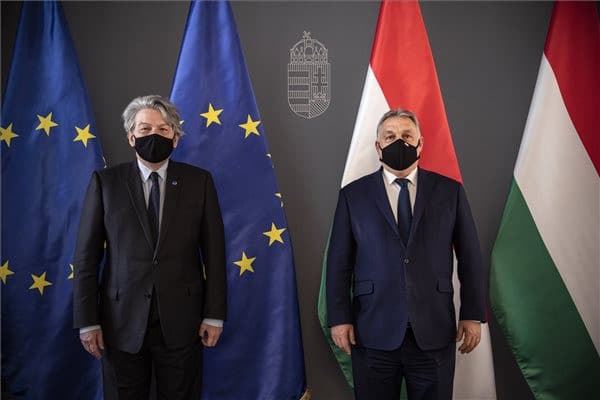 Oltóanyaggyártásról tárgyalt a kormányfő
