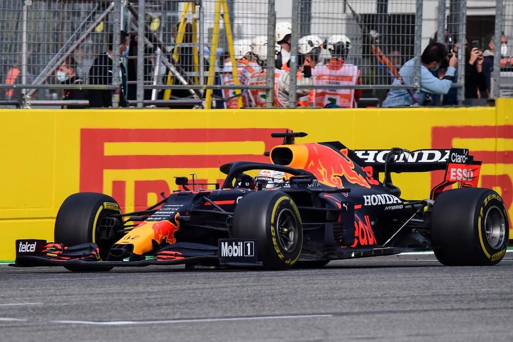 Verstappen nyert Imolában