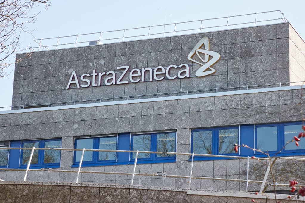 Óvatosságra int az EMA az AstraZeneca oltásával kapcsolatban