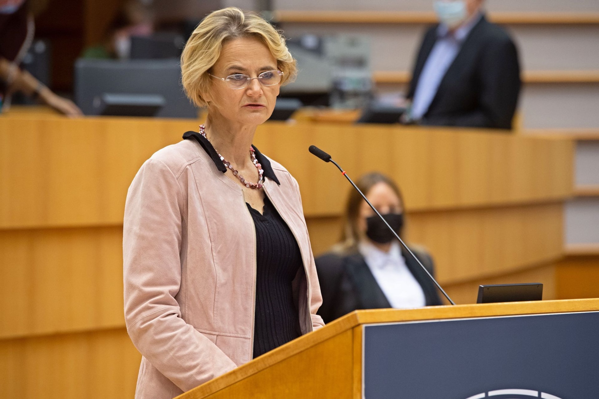 Győri Enikő: Ellen kell állni a baloldal nyomásának