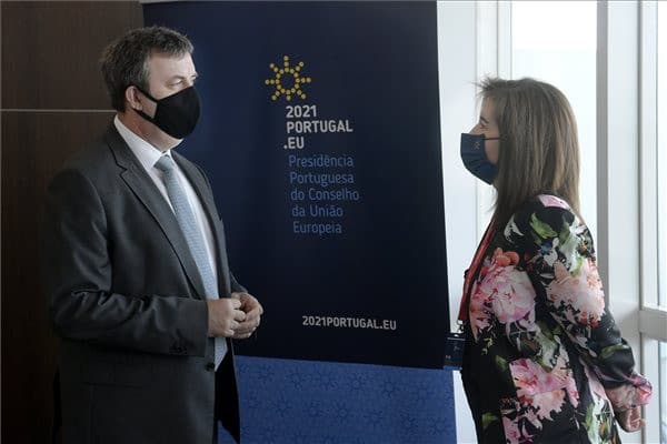 A minimálbér szabályozását a tagállamoknál kell hagyni