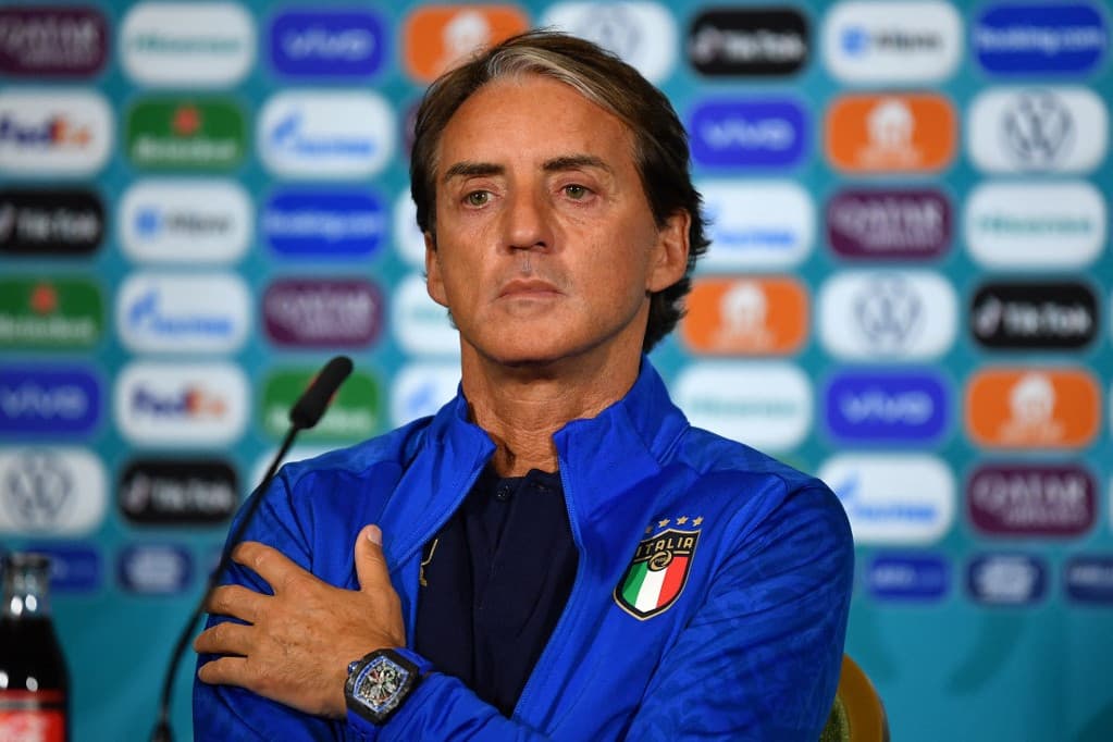 Meglepő nevek Mancini keretében