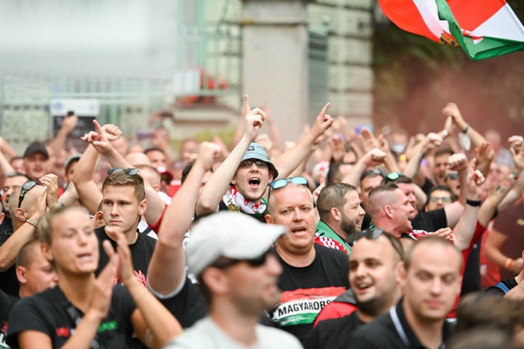 Szijjártó: A müncheni meccs sajnos nem minden honfitársunk számára ért véget