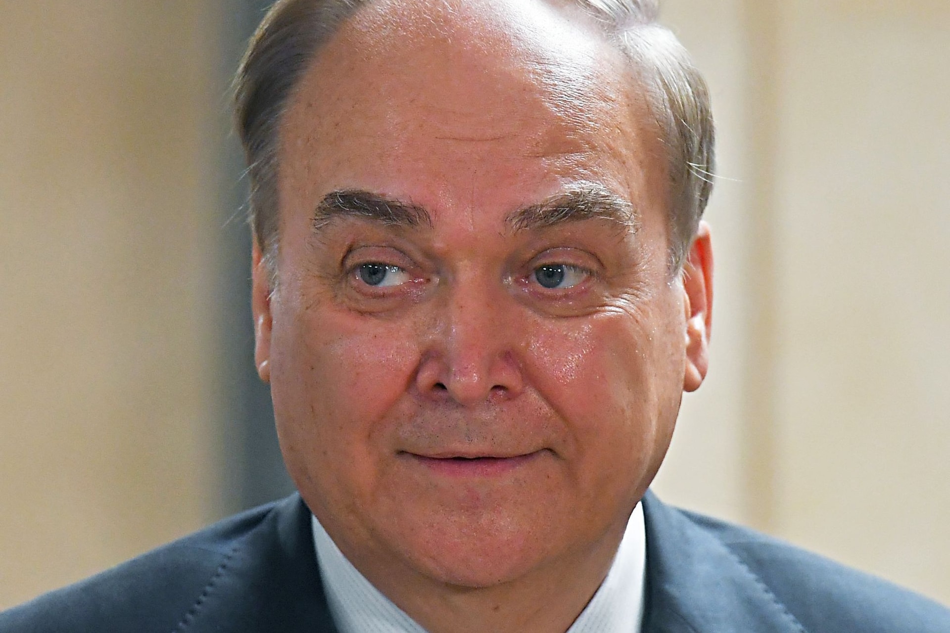 Antonov: Az Ukrajnának nyújtott új amerikai csomag egy nyugtató tabletta a kijevi rezsimnek