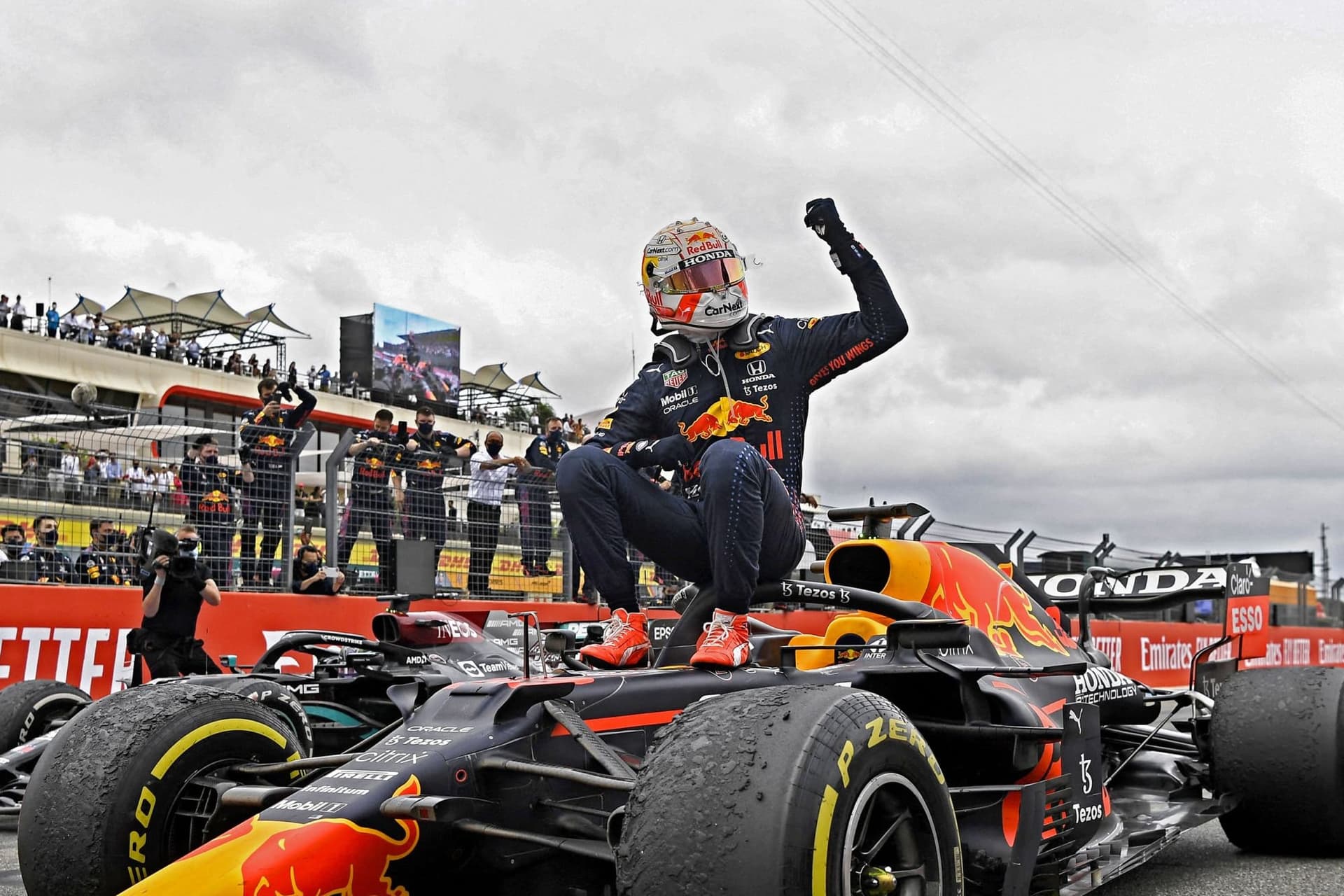 Verstappen nyerte a történelmi sprintfutamot