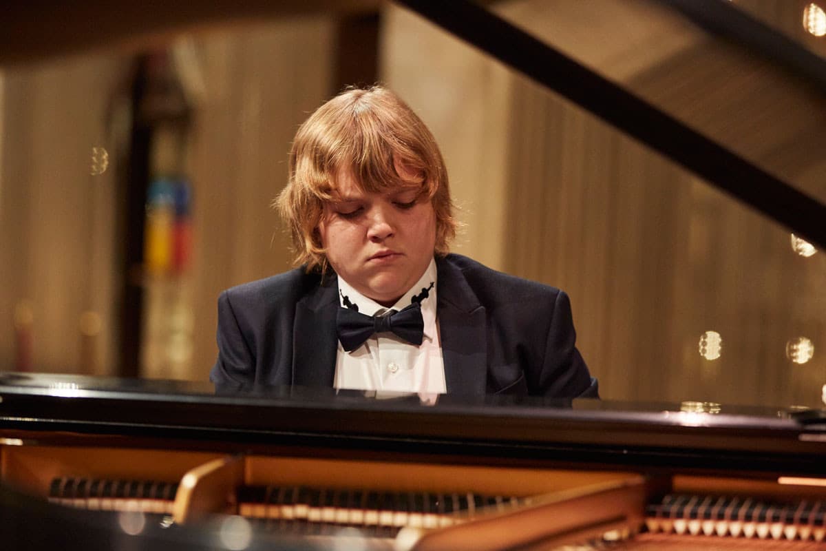Exkluzív koncert Balázs-Piri Somával