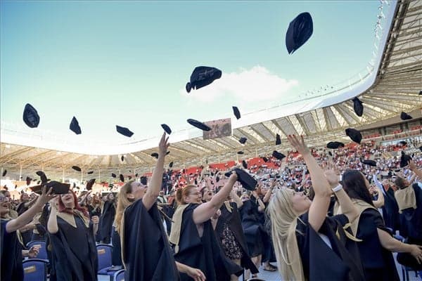 Januártól újabb 15 százalékos béremelés az egyetemeken