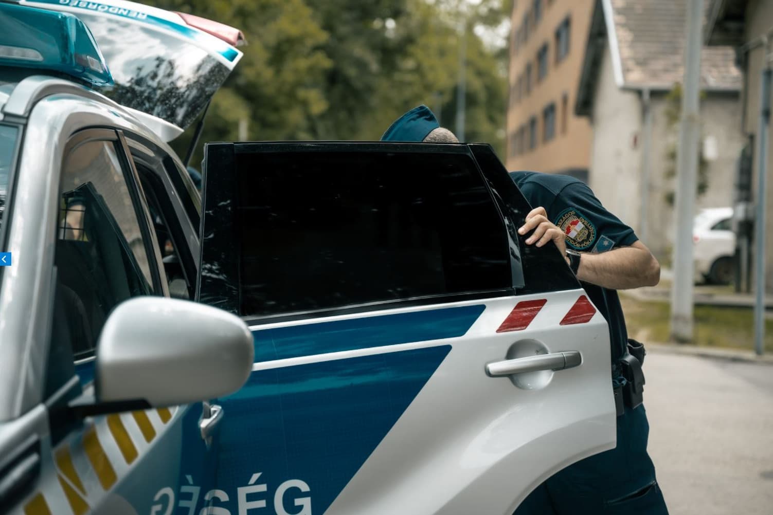 Vádat emeltek egy férfi ellen, aki szándékosan ütötte el ismerősét