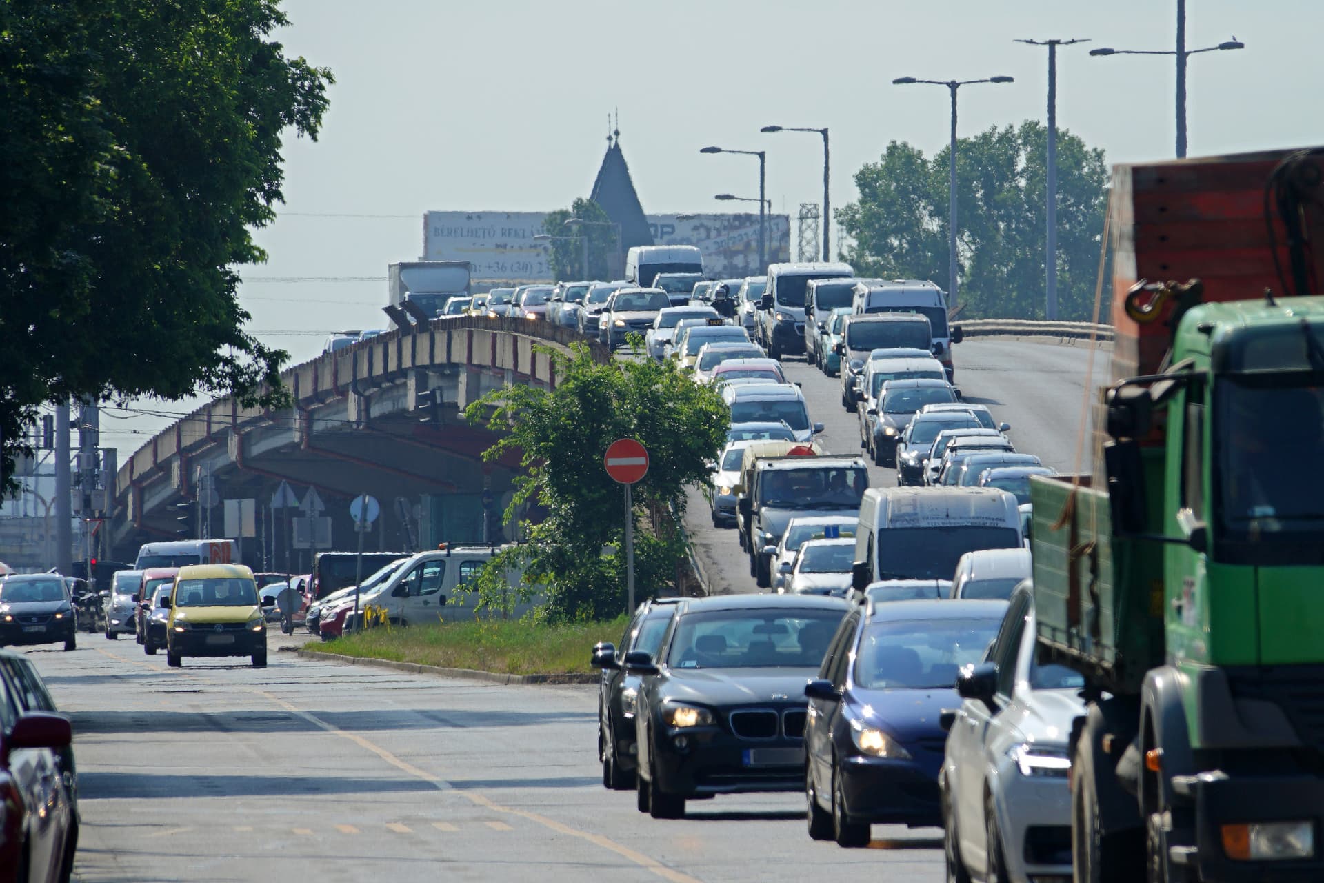 Kipufogófüstbe fojtotta Budapestet Karácsony