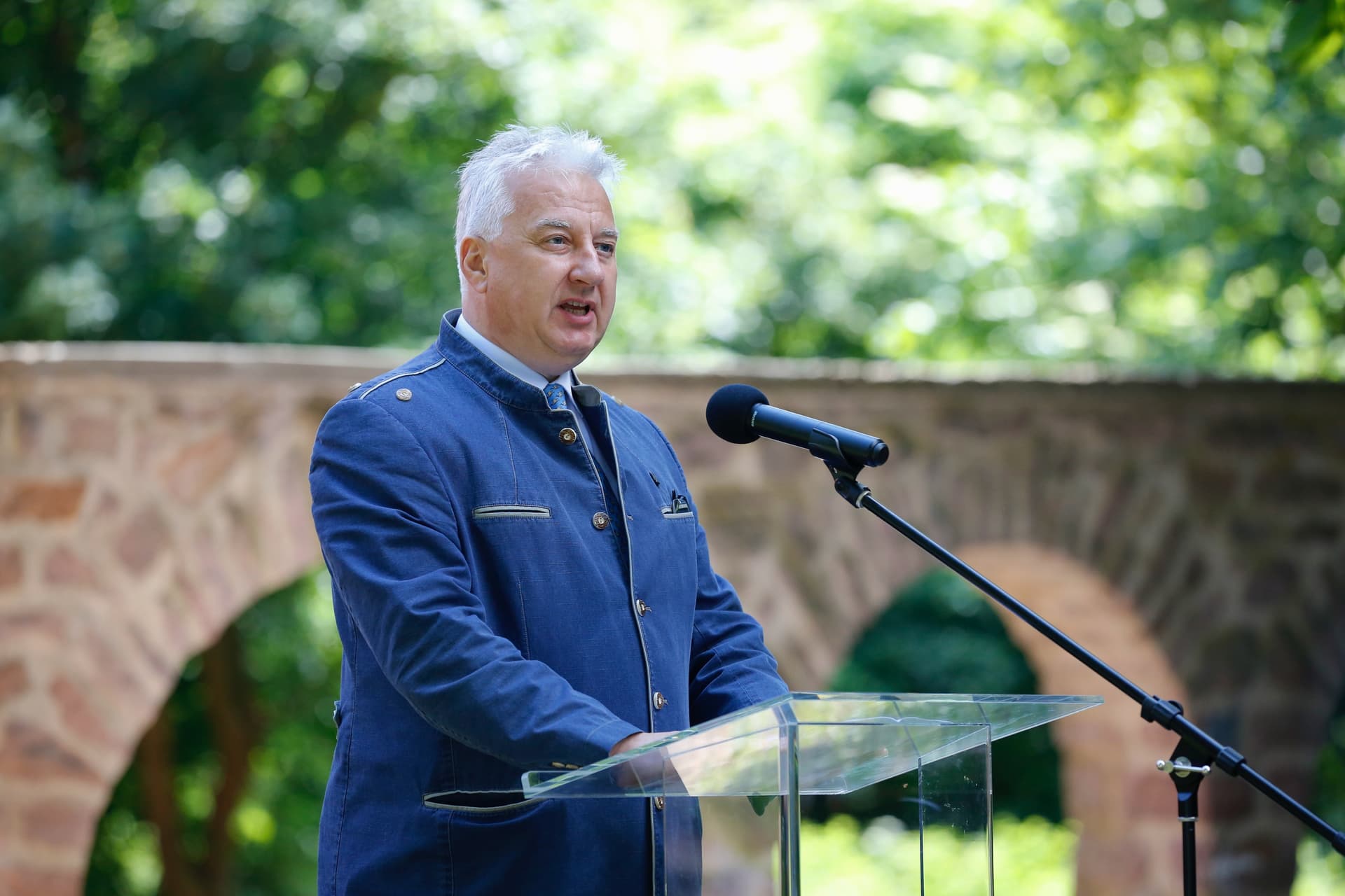 „Mi nem a hanyatló, romboló, hanem a teremtő és építő világot képviseljük”