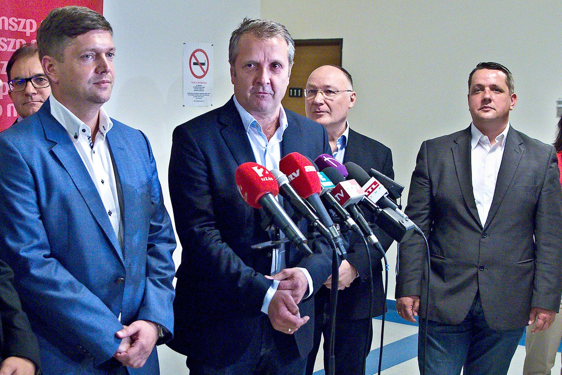 Szocialista szeppuku mind több településen
