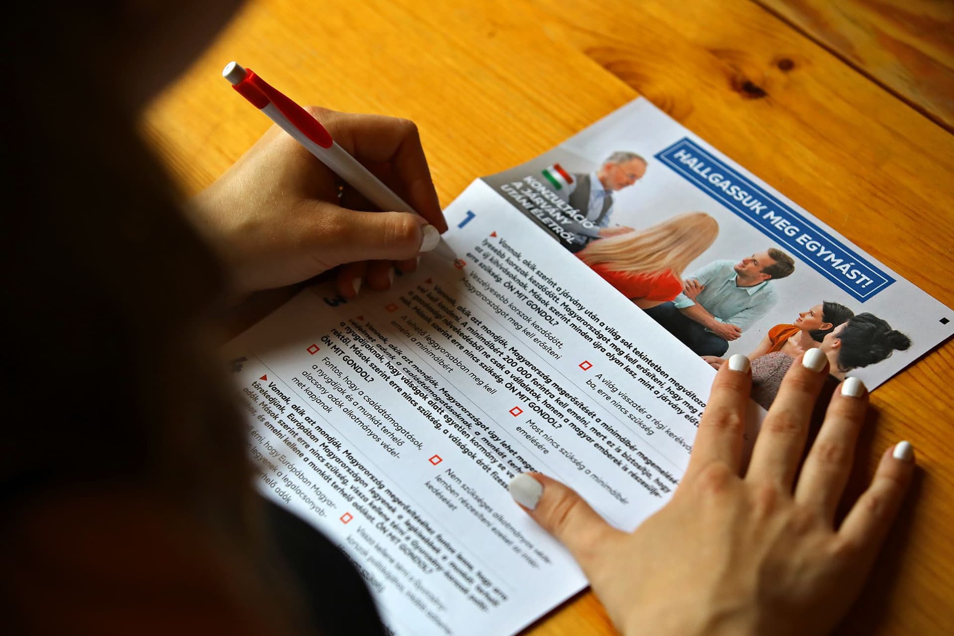 Már online is kitölthető a nemzeti konzultáció