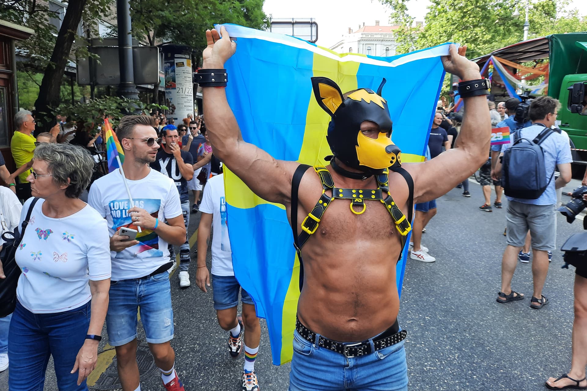 Így vonultak az LMBTQ-lobbiszervezetek