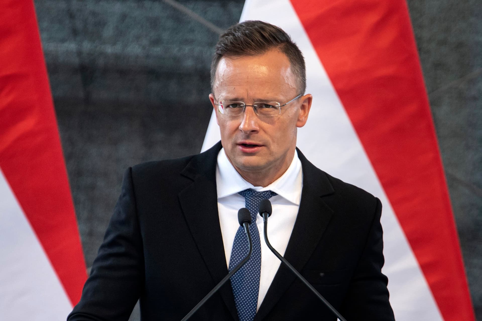 Szijjártó: Folyamatos támadás alatt állunk Brüsszelből