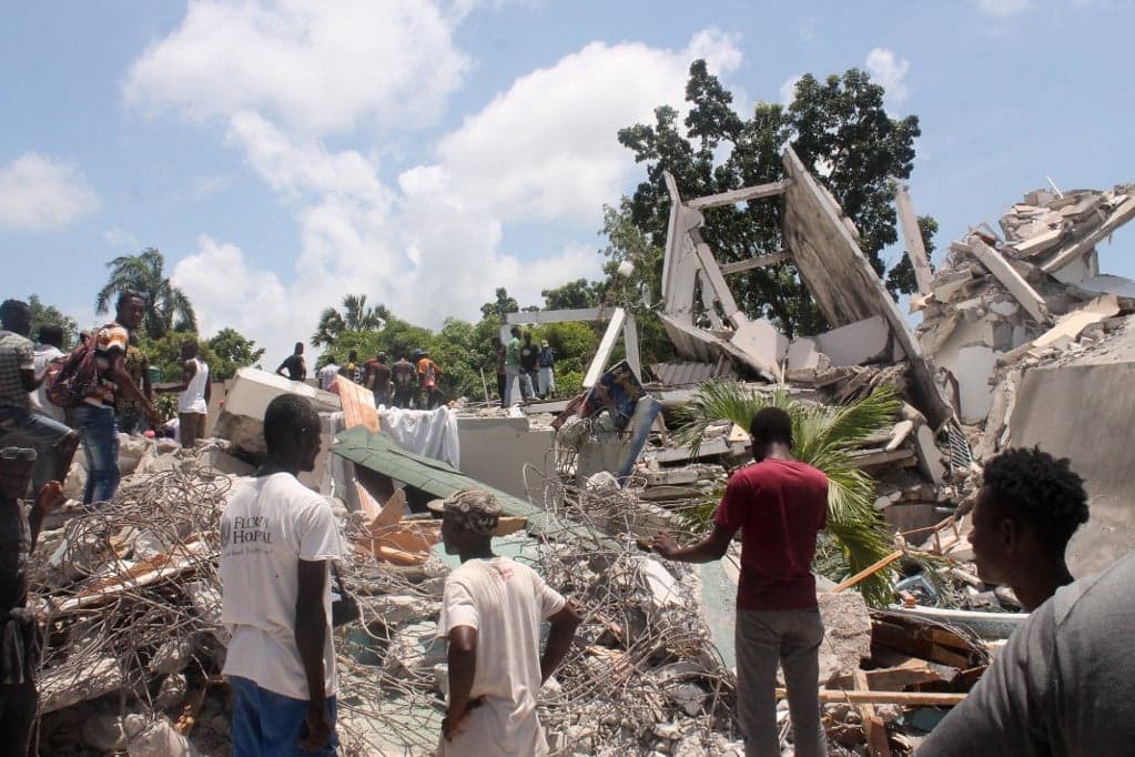 Több száz halálos áldozata van a haiti földrengésnek