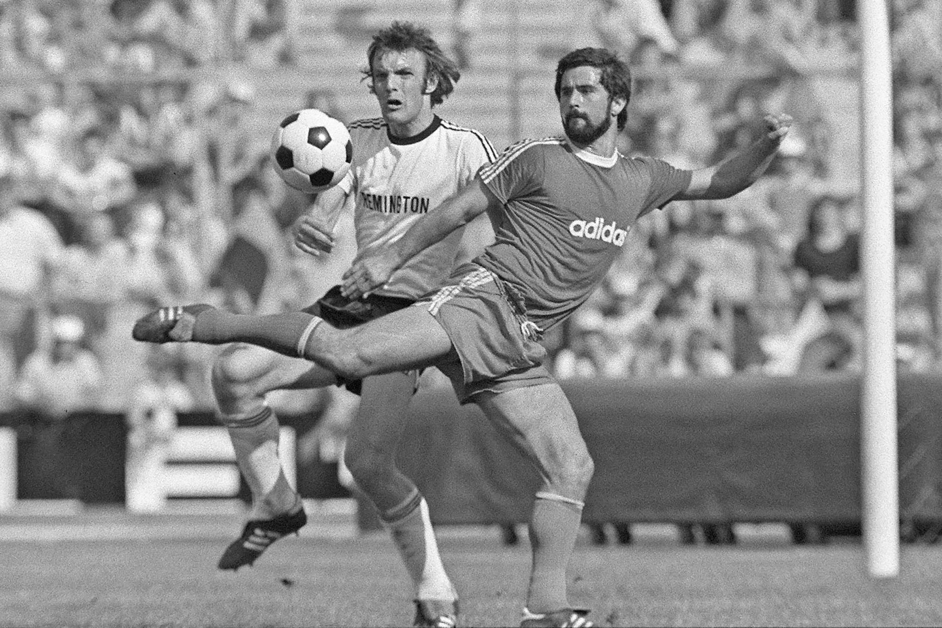 Szobrot emeltek Gerd Müller tiszteletére