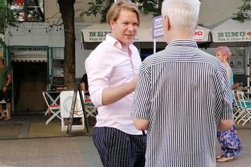 Közgazdásznak adta ki magát a momentumos Hajnal Miklós