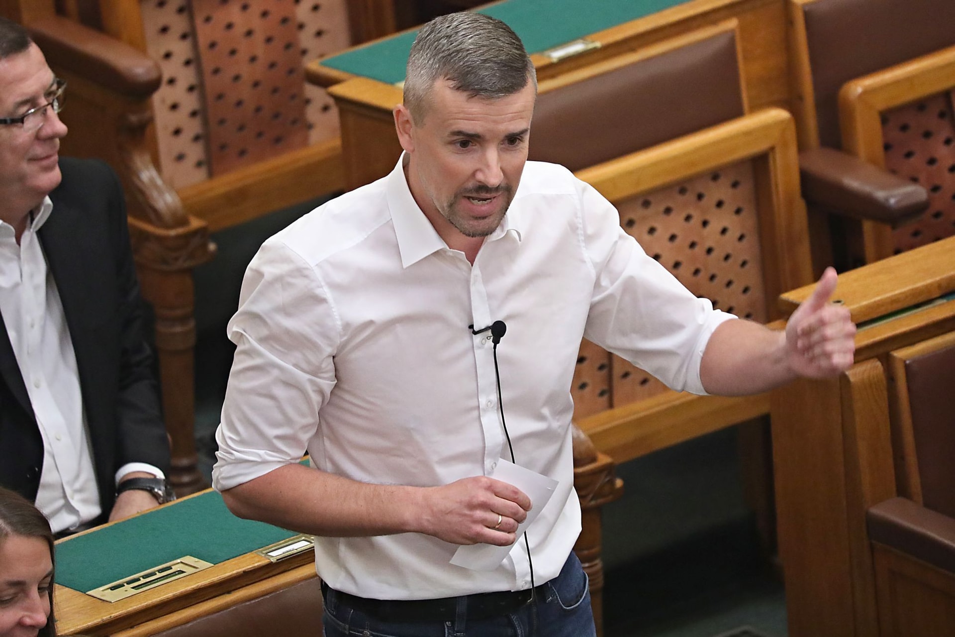 Több mint gyanús: Jakab Péter családja sorra veszi a lakásokat Kelenföldön